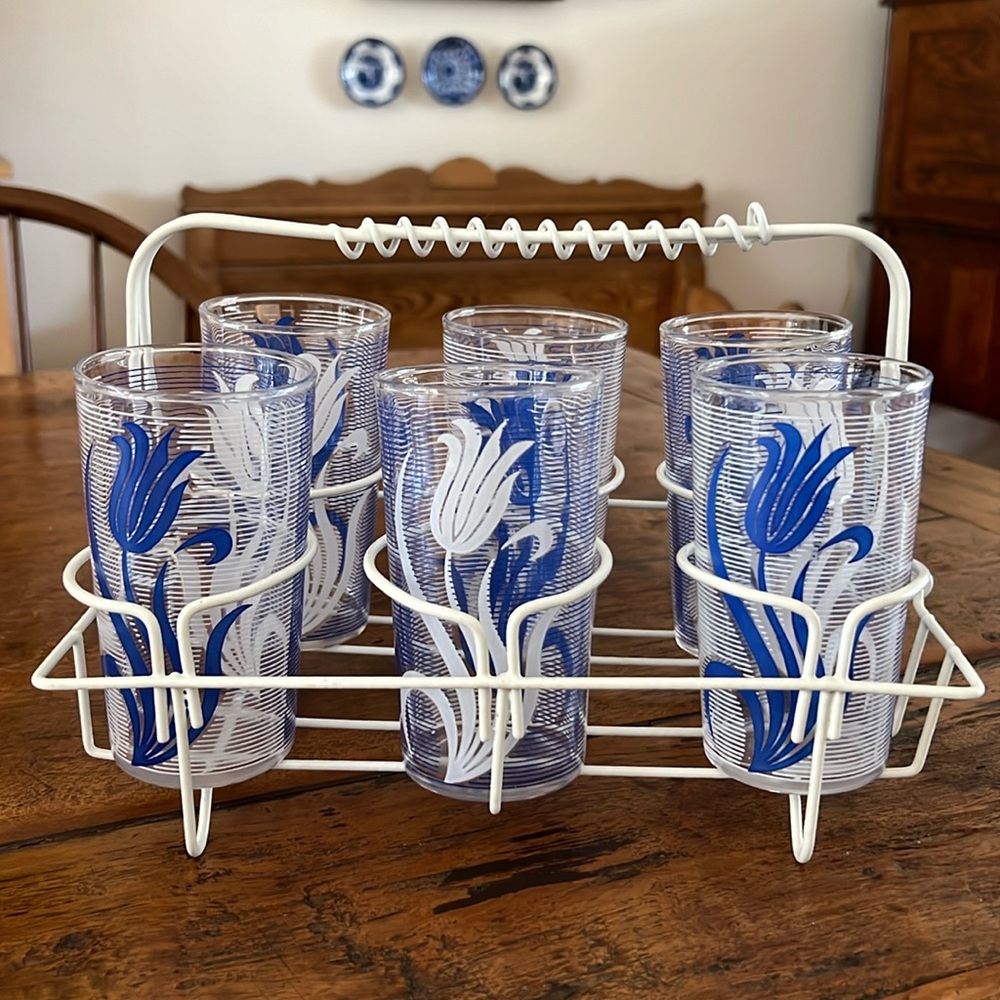 Vintage Set of 6 Hazel Atlas Blue & White Tulip Glasses in Wire Carrier